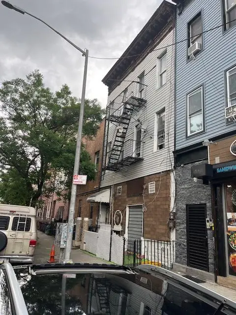 139 Evergreen Avenue, Brooklyn, NY 11206