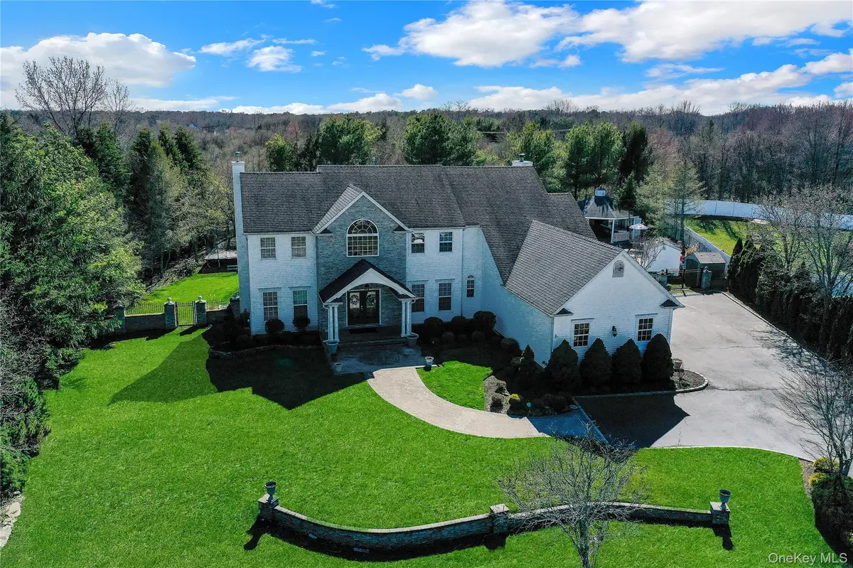 92 Sweetgum Lane, Miller Place, NY 11764 - #1