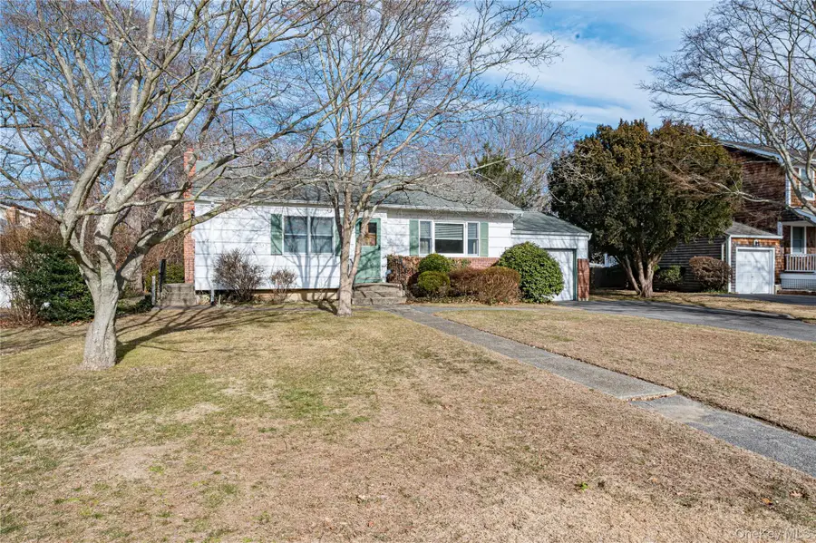 67 Edgewood Road, West Islip, NY 11795 - Image #2