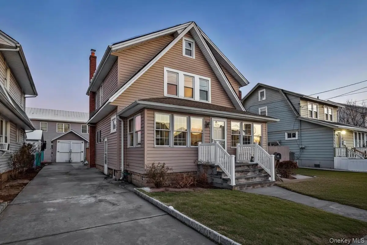 35 S Franklin Avenue, Valley Stream, NY 11580 - #1