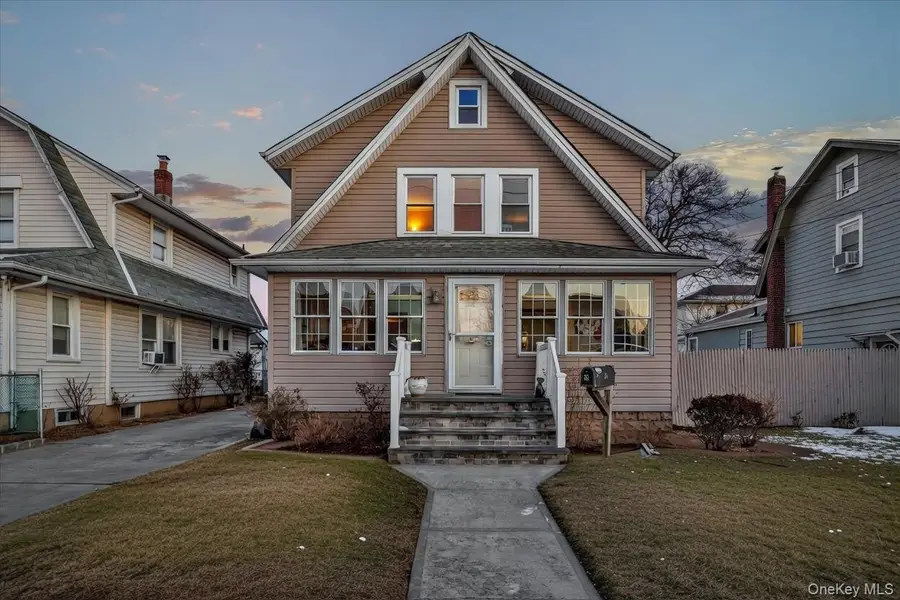 35 S Franklin Avenue, Valley Stream, NY 11580 - #2