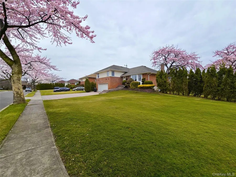 117 Olive Lane, Manhasset Hills, NY 11040 - #2