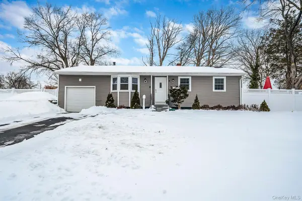 9 Amfer Court, Bay Shore, NY 11706