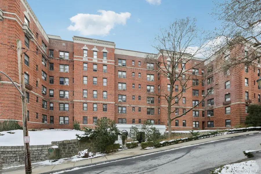 1 Broad Parkway #2P, White Plains, NY 10601 - Image #2