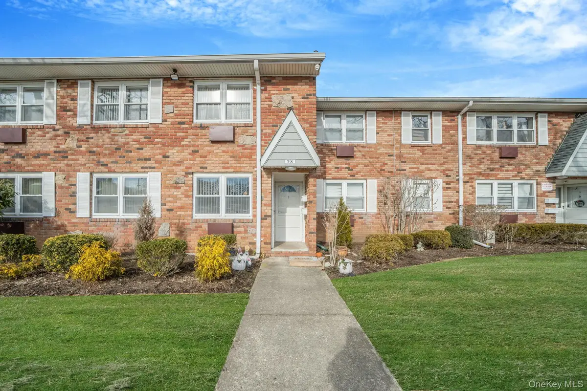 100 Connetquot Avenue #7, East Islip, NY 11730 - Image #1