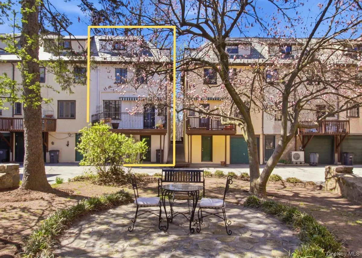 8 Parkway Drive, Pelham, NY 10803 - #1