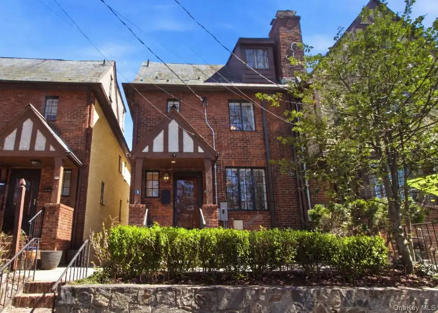 8 Parkway Drive, Pelham, NY 10803 - #2