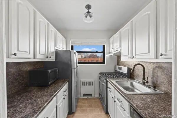 20 Shady Glen Court #3A, New Rochelle, NY 10805