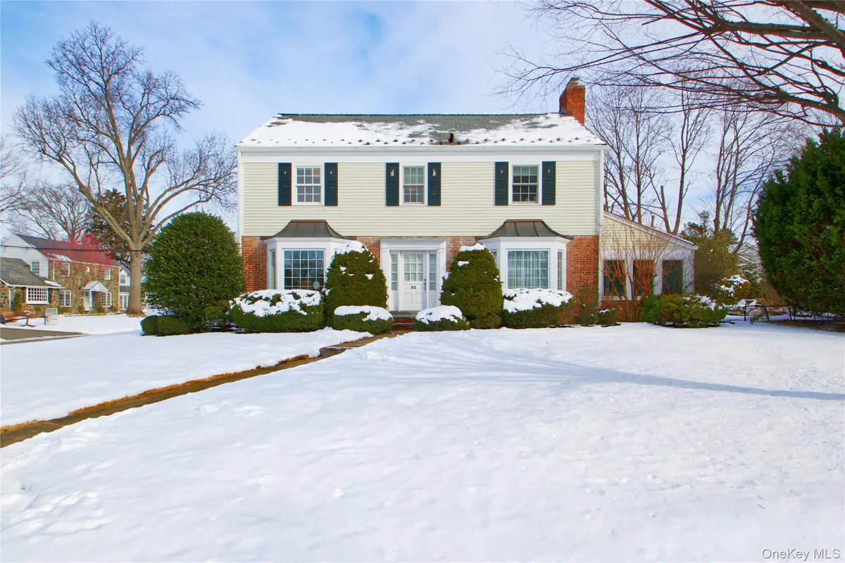 32 Barnard Place, Manhasset, NY 11030 - #1