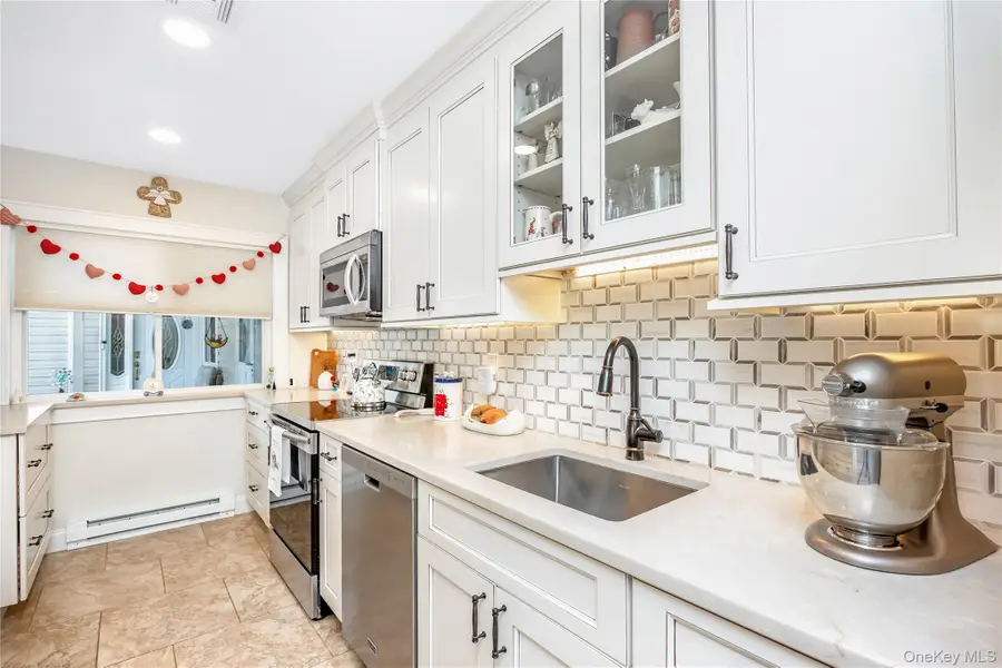 203 Cabot Court S, Saint James, NY 11780 - #3