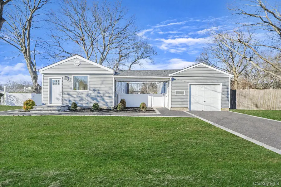 96 Toomey Road, West Islip, NY 11795 - Image #2
