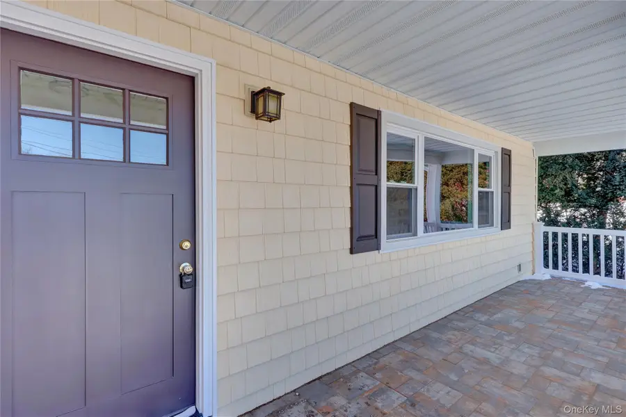 519 Advent Street, Westbury, NY 11590 - Image #3