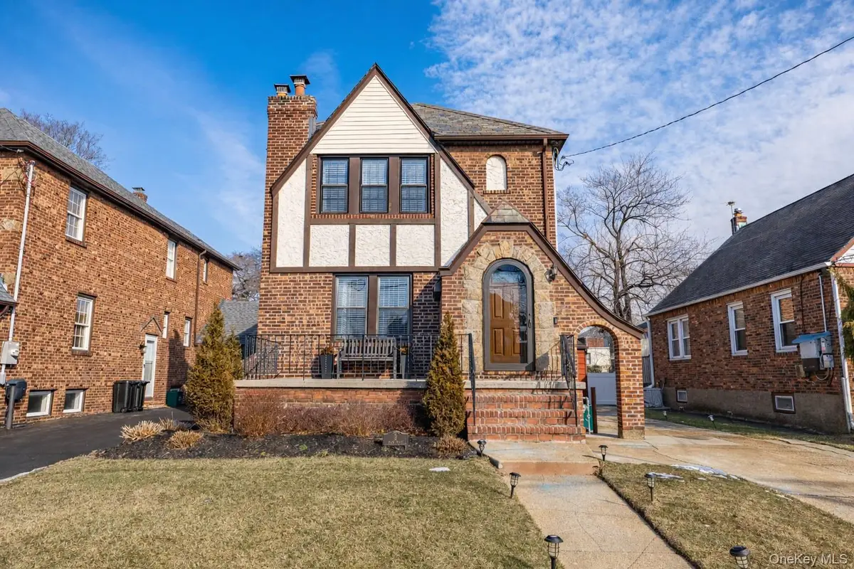 3 Olive Place, Lynbrook, NY 11563 - #1