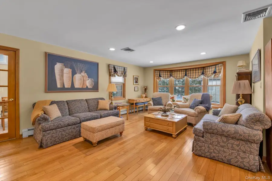 39 Hillturn Lane, Roslyn Heights, NY 11577 - #3