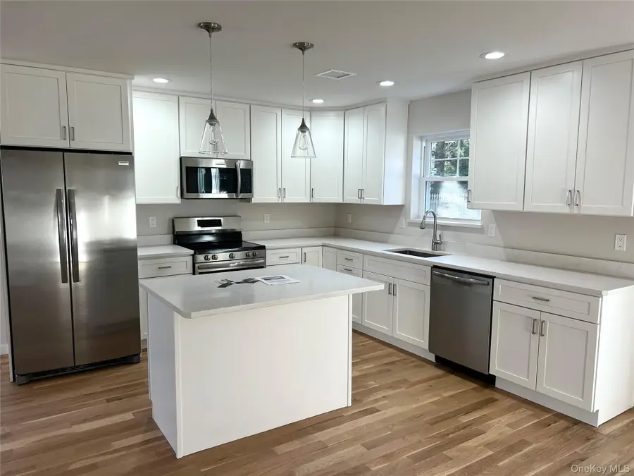 20 10th Street, Ronkonkoma, NY 11779 - #2