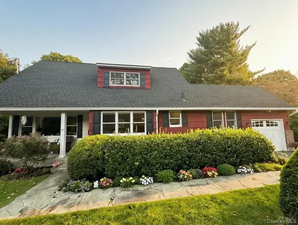 30 Carnegie Avenue, Huntington, NY 11743