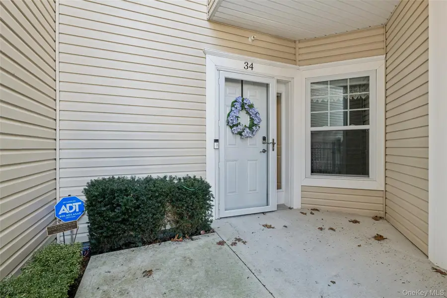 34 Greentree Court, Shirley, NY 11967 - Image #2