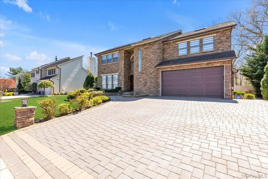 219 Carnation Drive, Farmingdale, NY 11735 - Image #2