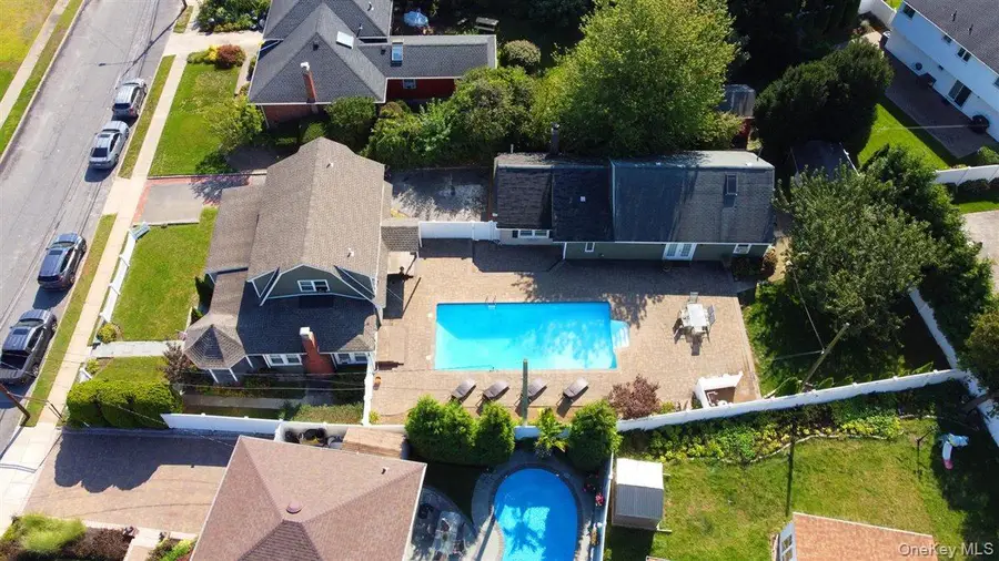 3 Berryhill Lane, Bethpage, NY 11714 - Image #2