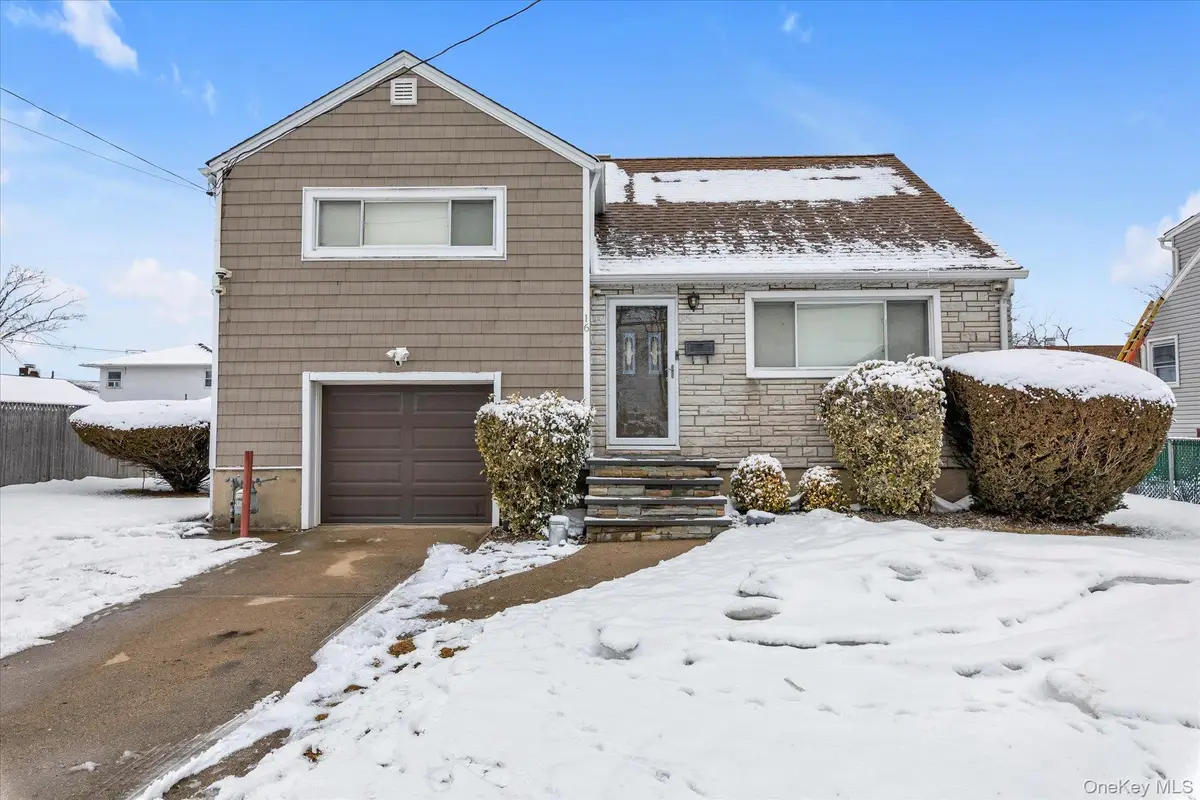 16 Layton Street, Freeport, NY 11520 - #1