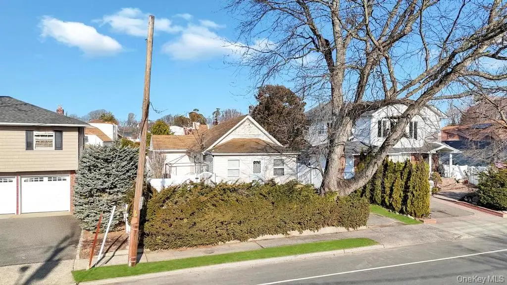 31 Cherry Avenue, Bethpage, NY 11714 - Image #1