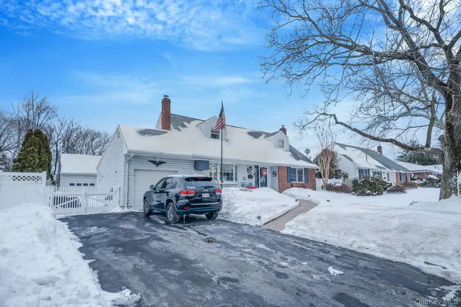 47 Grover Lane, East Northport, NY 11731 - Image #2