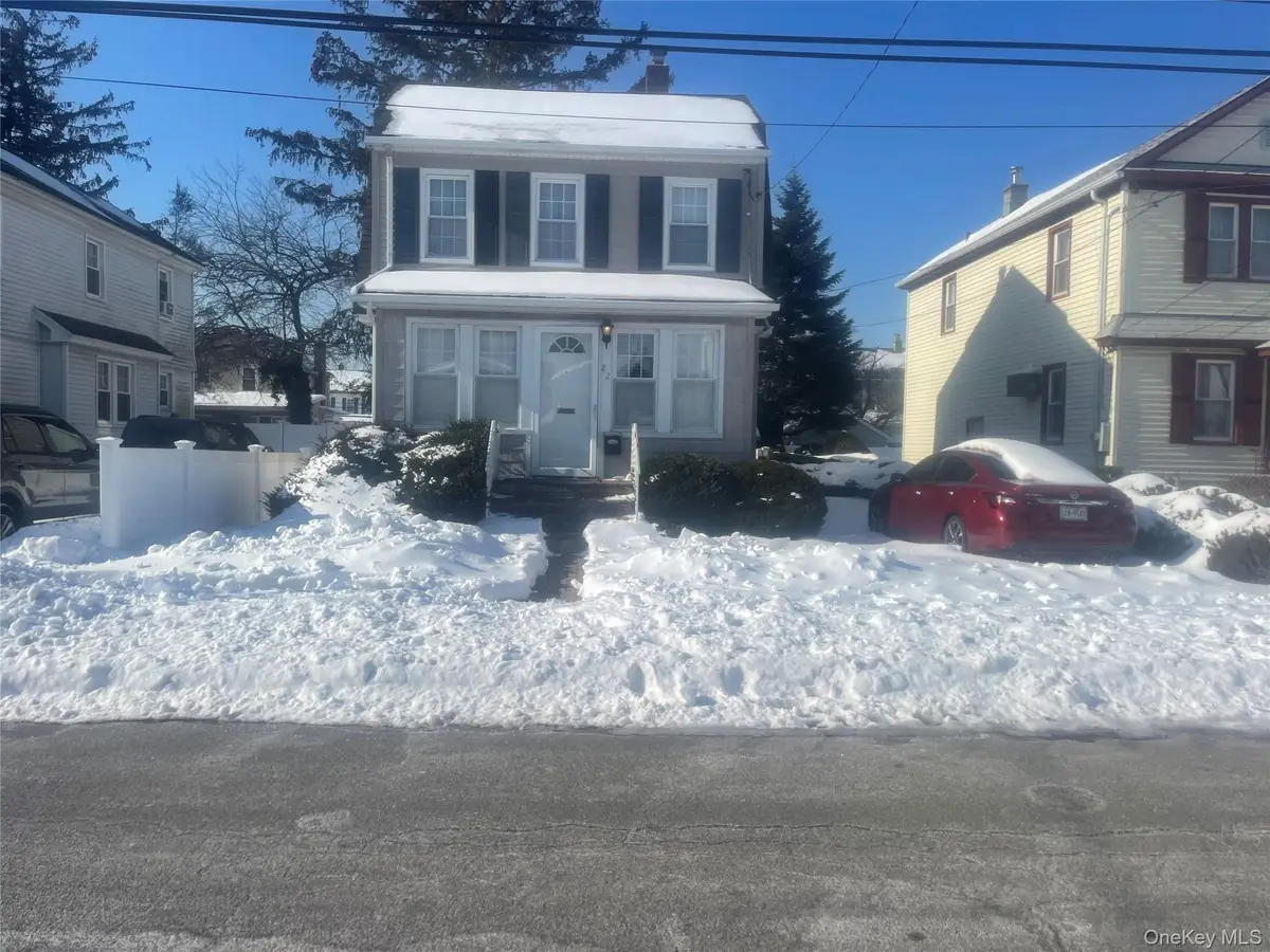 22 Eton Street, Valley Stream, NY 11581 - #1