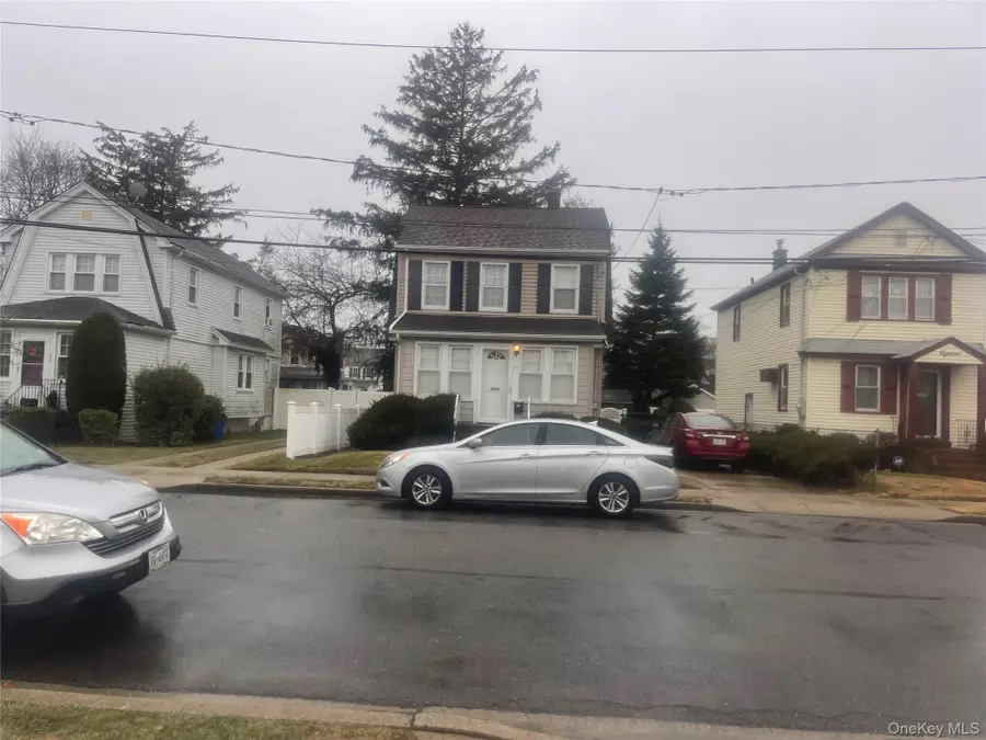 22 Eton Street, Valley Stream, NY 11581 - #2