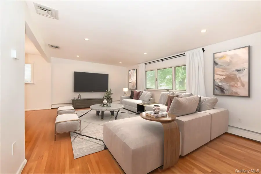 18 Cumberland Street, Rockville Centre, NY 11570 - #3