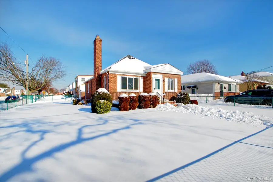 814 Benris Avenue, Franklin Square, NY 11010 - #3