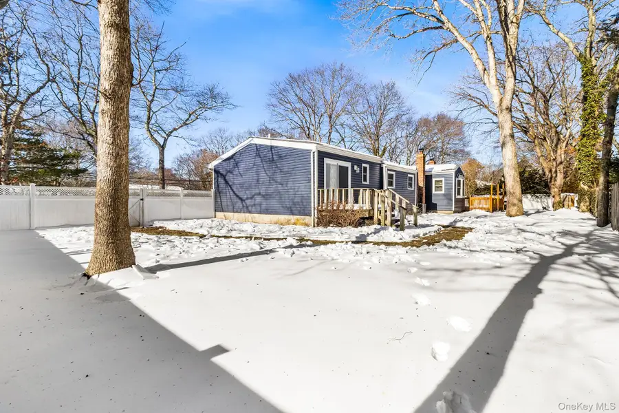 211 Oswego Avenue, Medford, NY 11763 - Image #3