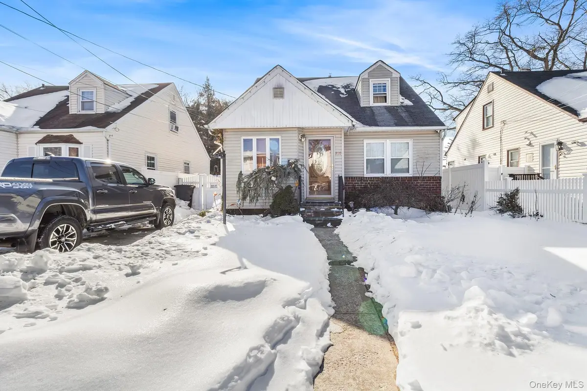 938 Wallace Avenue, Baldwin, NY 11510 - #1
