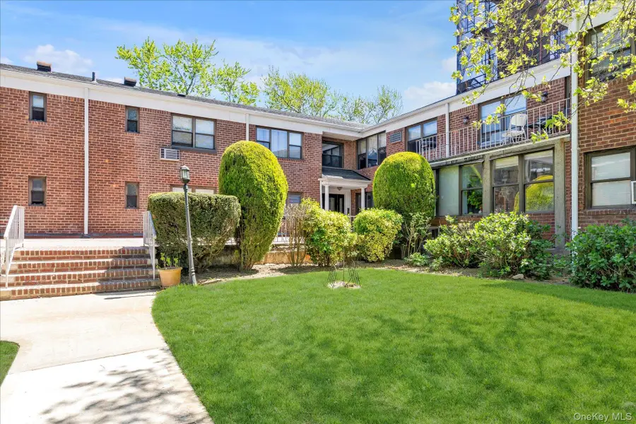 1203 E Broadway #G22, Hewlett, NY 11557 - #2