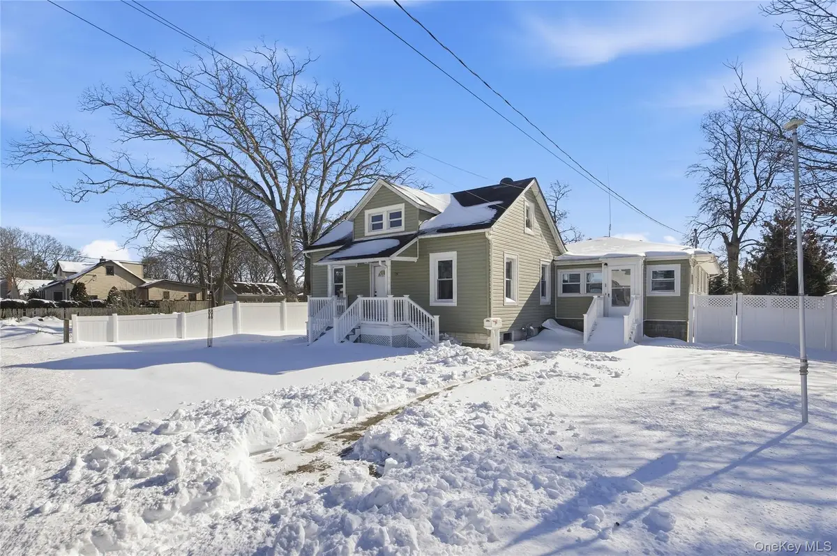 78 Roslyn Street, Islip Terrace, NY 11752 - Image #1