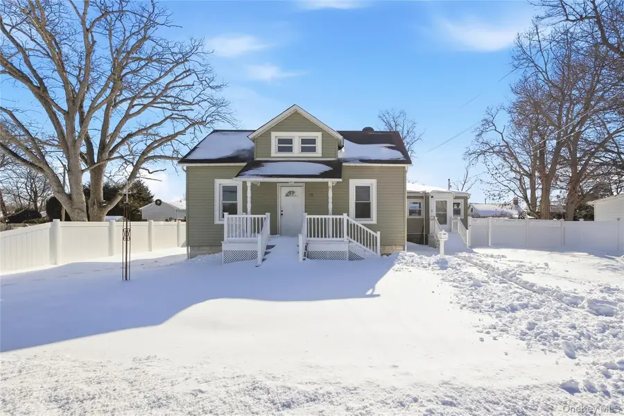 78 Roslyn Street, Islip Terrace, NY 11752 - Image #2