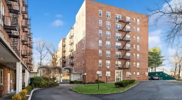 54-40 Little Neck Parkway #6M, Little Neck, NY 11362