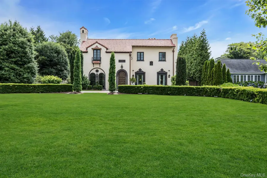 259 Lakeview Avenue W, Brightwaters, NY 11718 - #3