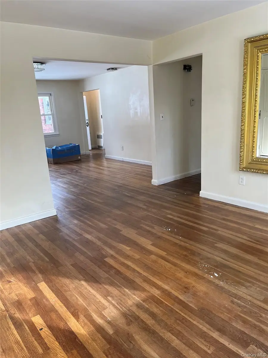 1046 Little Neck Avenue, North Bellmore, NY 11710 - #2