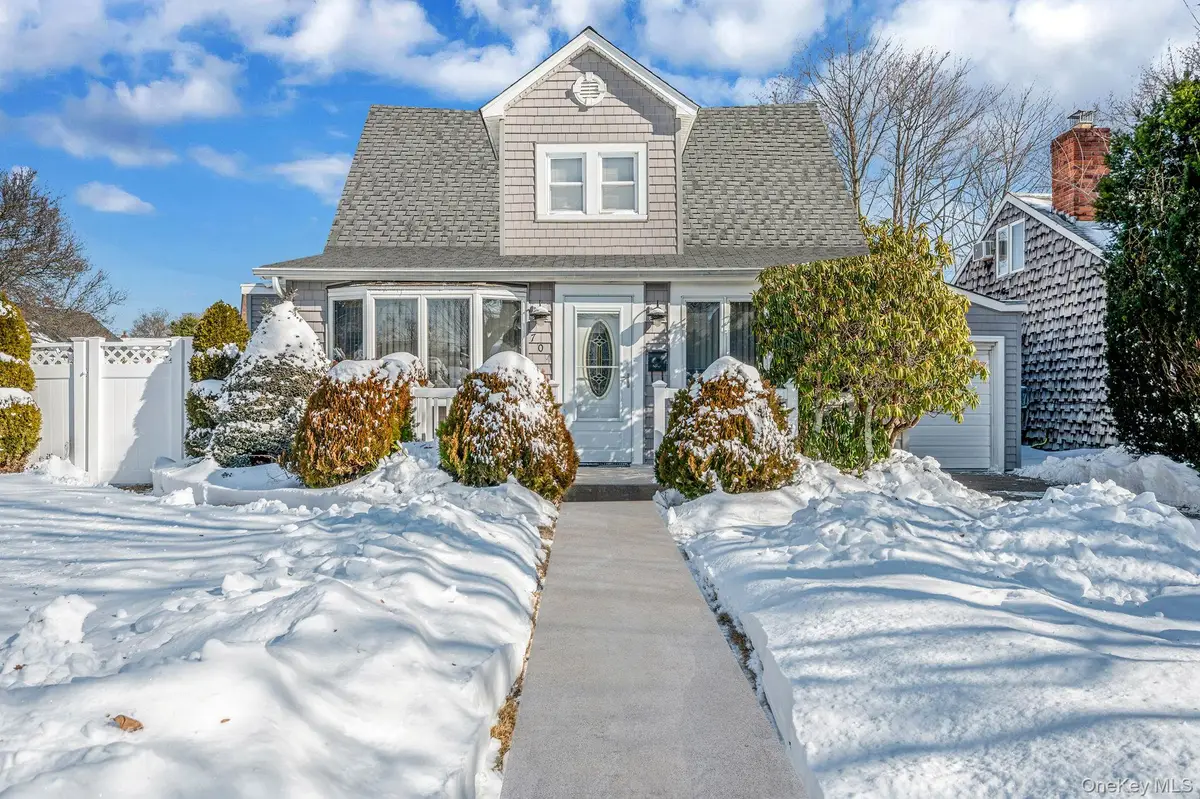 704 S 5th Street, Lindenhurst, NY 11757 - Image #1