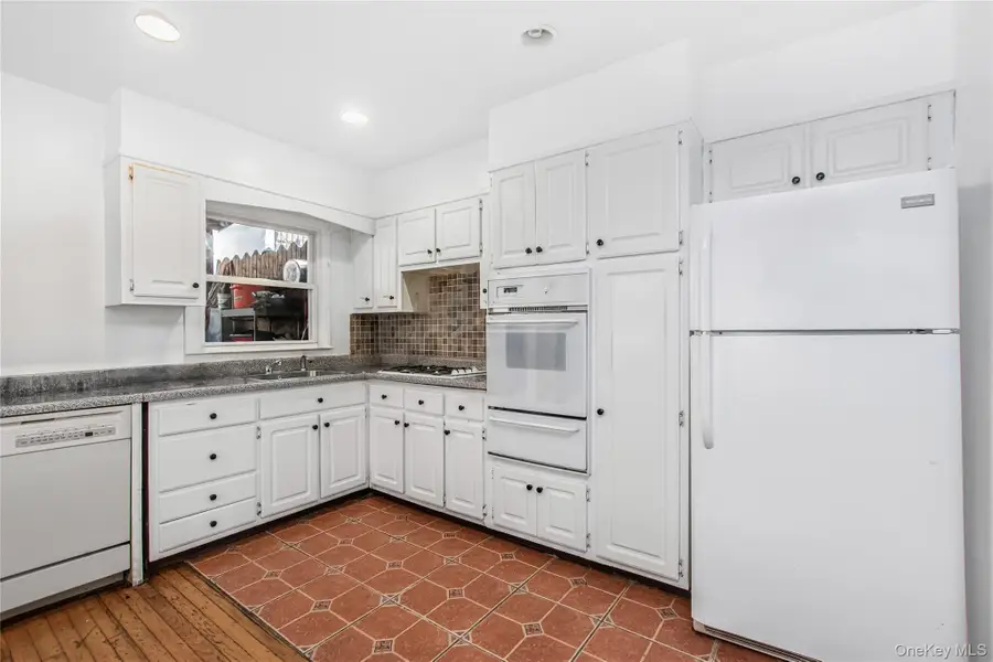 187 Woodland Avenue, Yonkers, NY 10703 - Image #2