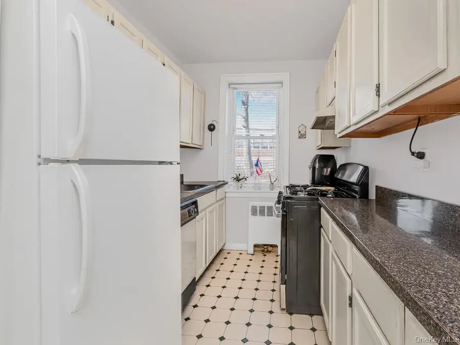 1549 Central Park Avenue #G4, Yonkers, NY 10710 - Image #3