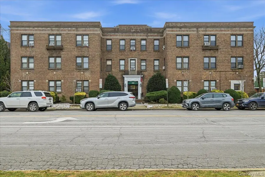 222 7th Street #1K, Garden City, NY 11530 - Image #2