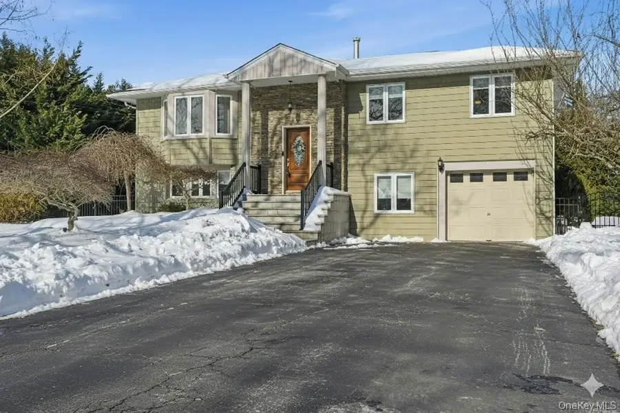 4 Stell Lane, East Northport, NY 11731 - Image #2