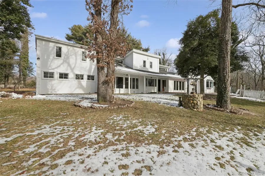549 Woodbury Road, Cold Spring Harbor, NY 11724 - Image #2