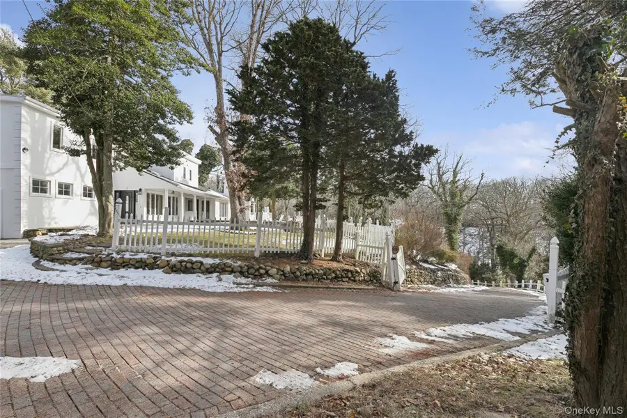 549 Woodbury Road, Cold Spring Harbor, NY 11724 - Image #3