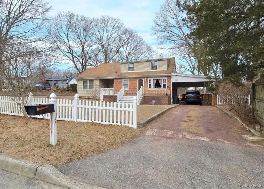 27 Dillmont Drive, Smithtown, NY 11787 - Image #2