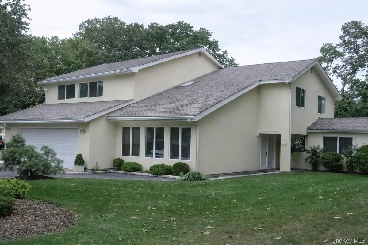 19 Nixon Street, Farmingville, NY 11738 - Image #1