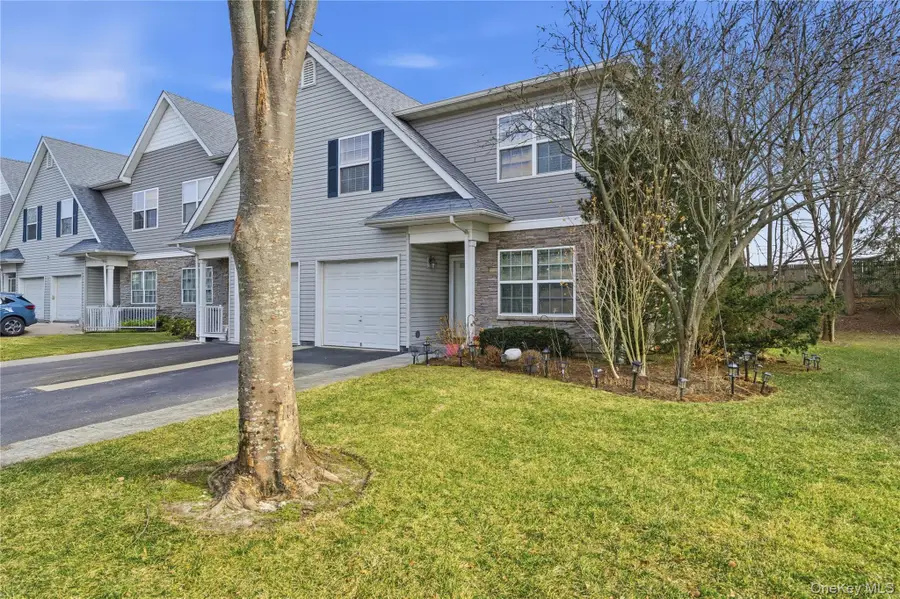 307 Medea Way, Central Islip, NY 11722 - Image #3