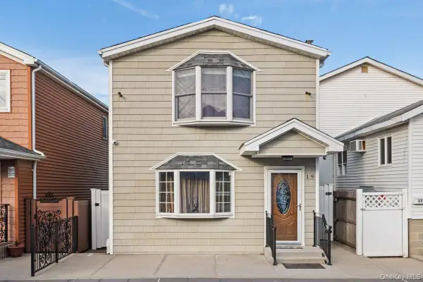 19 W 13th Road, Broad Channel, NY 11693