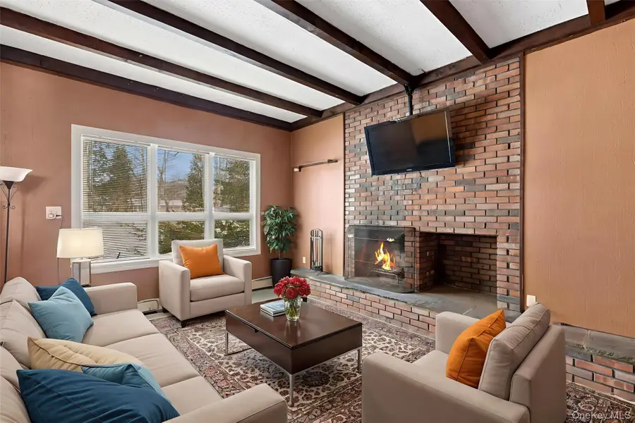 50 Laurelton Avenue, Selden, NY 11784 - Image #3